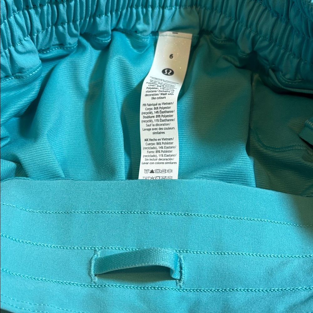 Lululemon Hotty Hot High-Rise Lined Short 4", Fountain, Size 6 - Picture 4 of 6